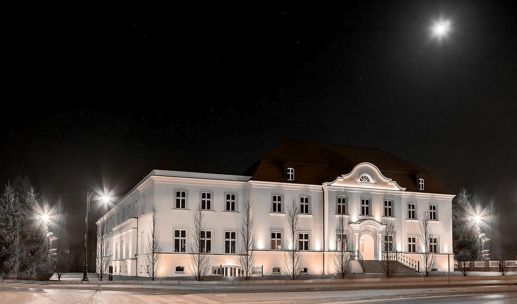 לינה וארוחת בוקר סווראוץ' Palazzo Adler מראה חיצוני תמונה